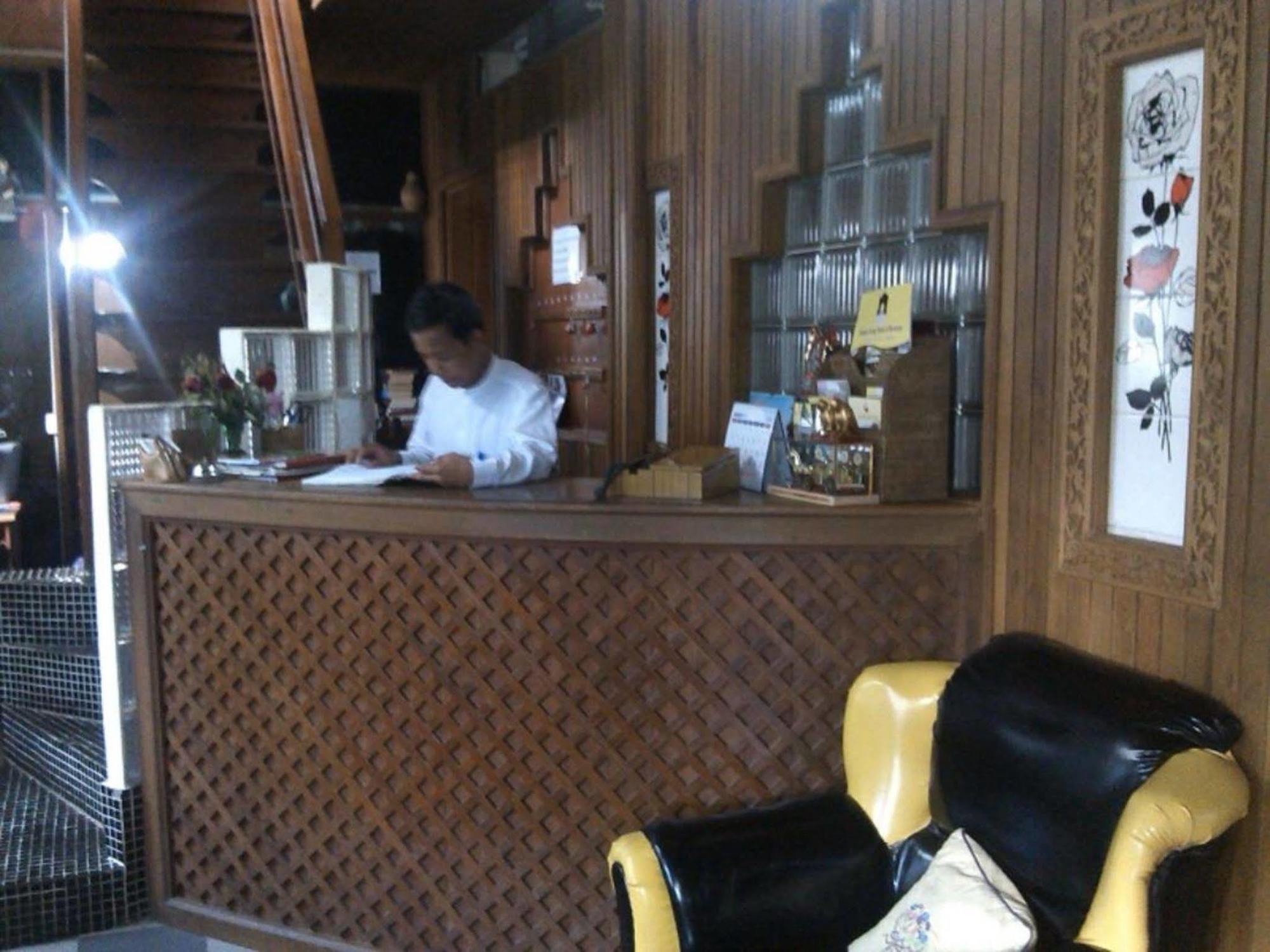 Kaung Lay Inn Yangon Bagian luar foto